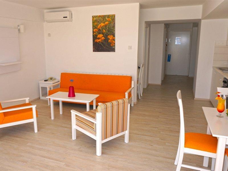 Liquid Hotel Apartments Ajia Napa Zewnętrze zdjęcie